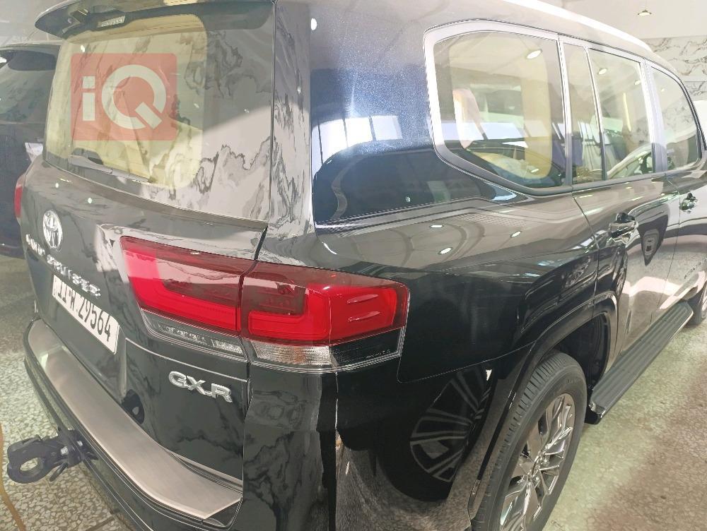 تۆیۆتا لاند کروزەر